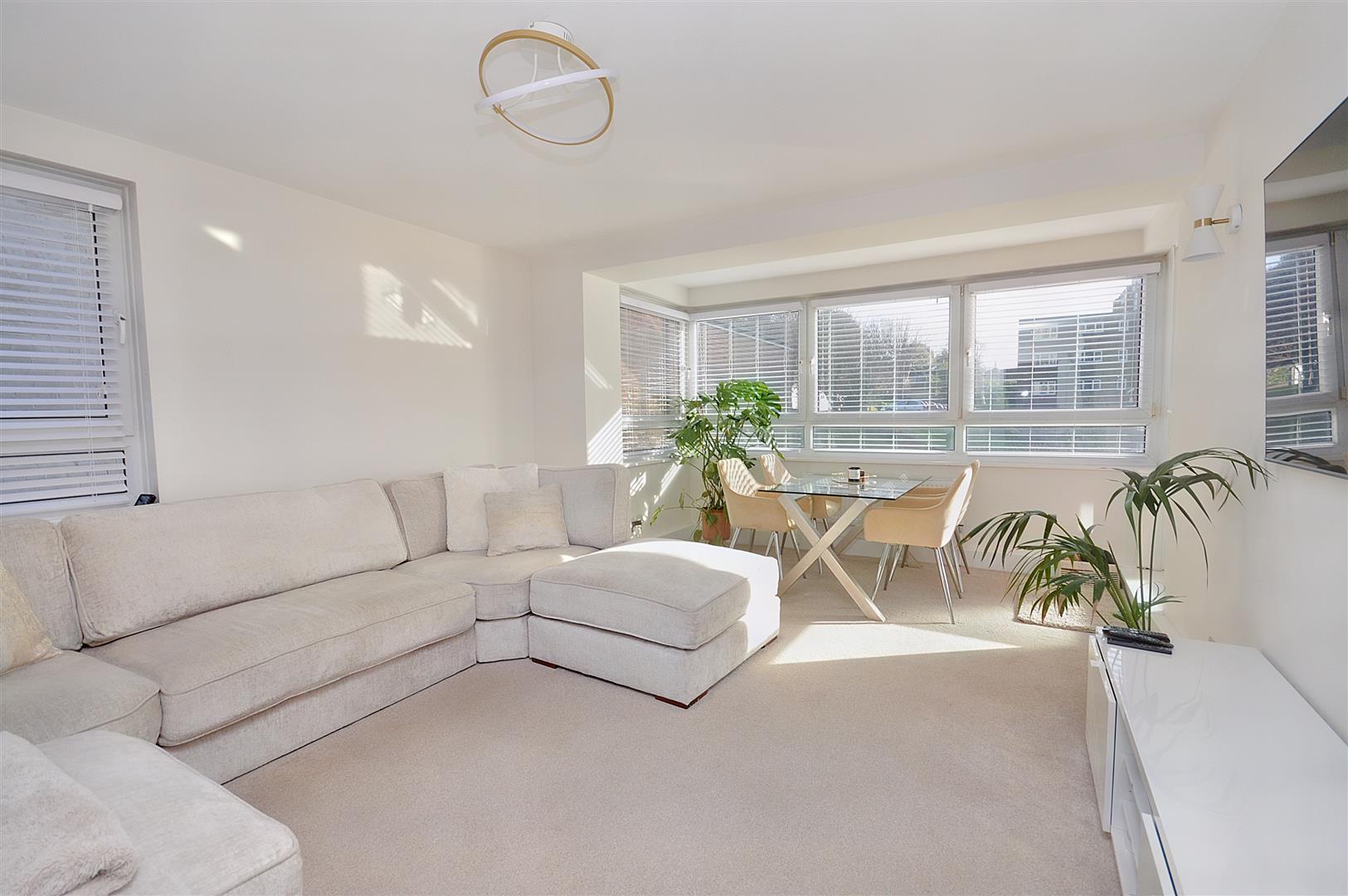 Property Details for Upperton Road Eastbourne BN21 1LE Town Property